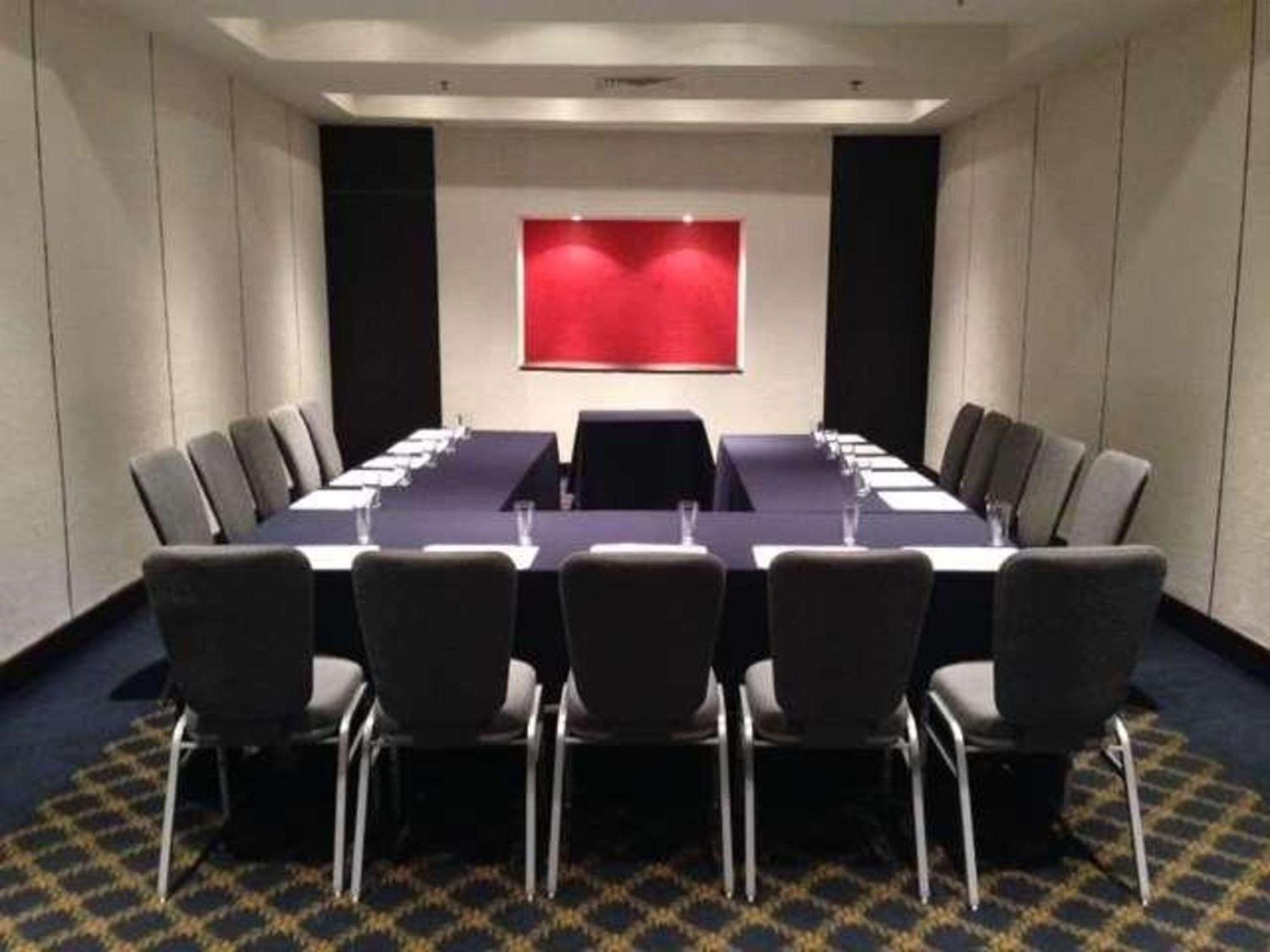 래디슨 파라이소 호텔 멕시코 시티 외부 사진 A meeting room at the hotel