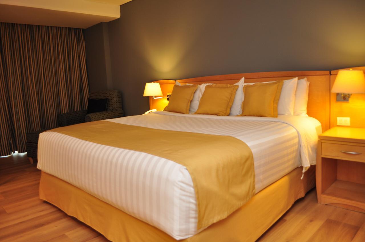 래디슨 파라이소 호텔 멕시코 시티 외부 사진 A bed